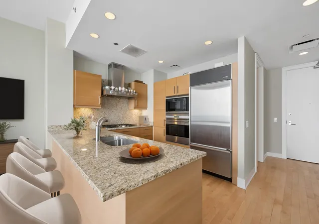 Photo 4 of Condo for sale at 401 N Wabash Ave #39E, Chicago, IL 60611 | MLS# 12659196 | Listing updated on 2026-09-01