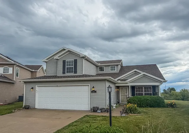 2nd image of 302 Luria Ln, Champaign, IL 61822 | MLS# 12659361