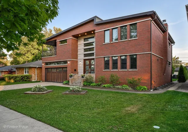 3rd image of 5125 Lunt Ave, Skokie, IL 60077 | MLS# 12659391