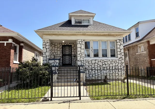 Homes for sale in Chicago, IL | 8451 S May St, Chicago, IL 60620 | MLS# 12659475