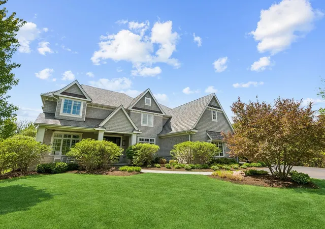 Photo 1 of Sale Pending at 28 Aberdeen Ct, Bannockburn, IL 60015 | MLS# 12659675 | Listing updated on 2026-08-06