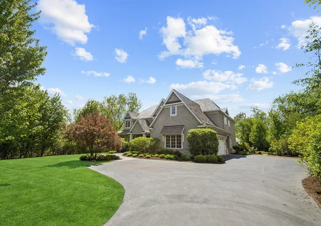 Photo 2 of Sale Pending at 28 Aberdeen Ct, Bannockburn, IL 60015 | MLS# 12659675 | Listing updated on 2026-08-06