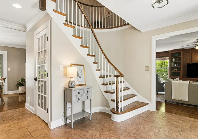 2nd image of 165 N Valley Rd, Barrington, IL 60010 | MLS# 12659703