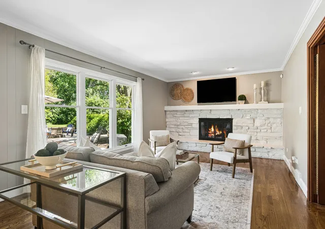 4th image of 165 N Valley Rd, Barrington, IL 60010 | MLS# 12659703