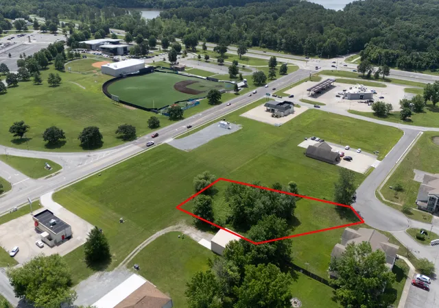 2nd image of 710 Eagle Pass Dr, Carterville, IL 62918 | MLS# 12659713