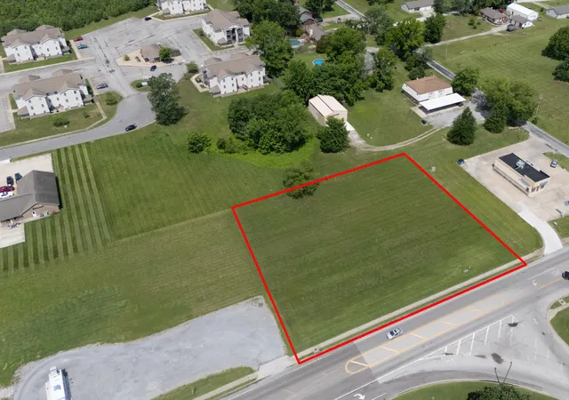 2nd image of 703 S Greenbriar Rd, Carterville, IL 62918 | MLS# 12659715