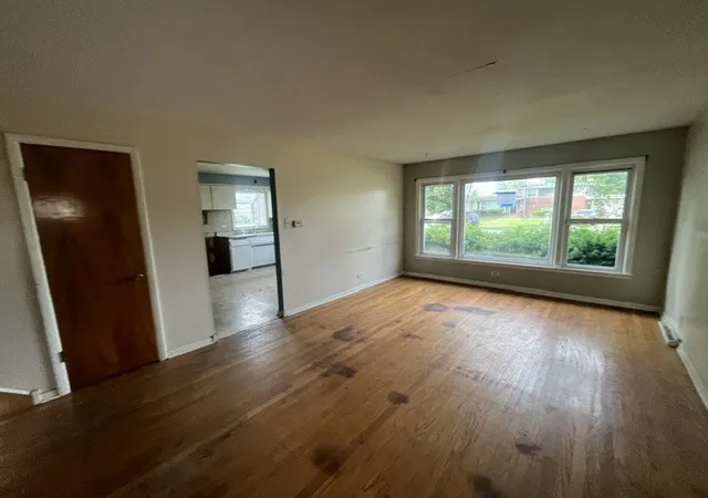 Photo 3 of Single family home for sale at 81 E Arquilla Dr, Chicago Heights, IL 60411 | MLS# 12659745 | Listing updated on 2026-09-16