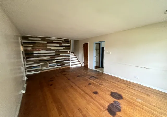 Photo 3 of Single family home for sale at 81 E Arquilla Dr, Chicago Heights, IL 60411 | MLS# 12659745 | Listing updated on 2026-09-16