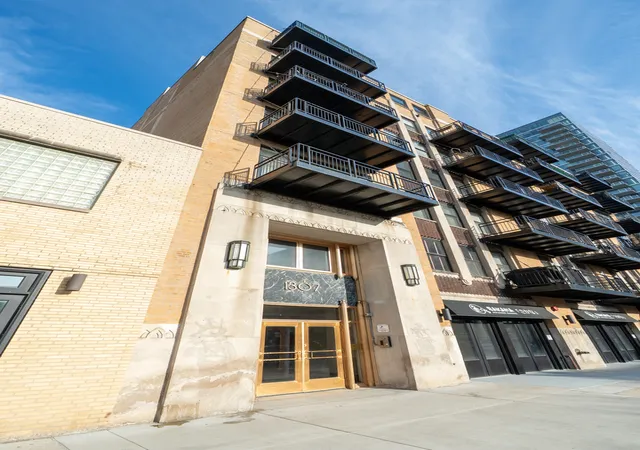 Homes for sale in Chicago, IL | 1307 S Wabash Ave #406, Chicago, IL 60605 | MLS# 12659875