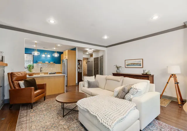 Photo 3 of Condo for sale at 5055 N Winchester Ave #3, Chicago, IL 60640 | MLS# 12659919 | Listing updated on 2026-10-22