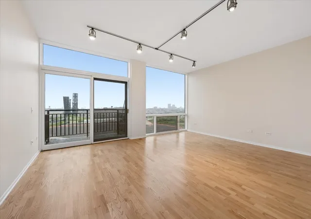 Homes for sale in Chicago, IL | 61 W 15Th St, Chicago, IL 60605