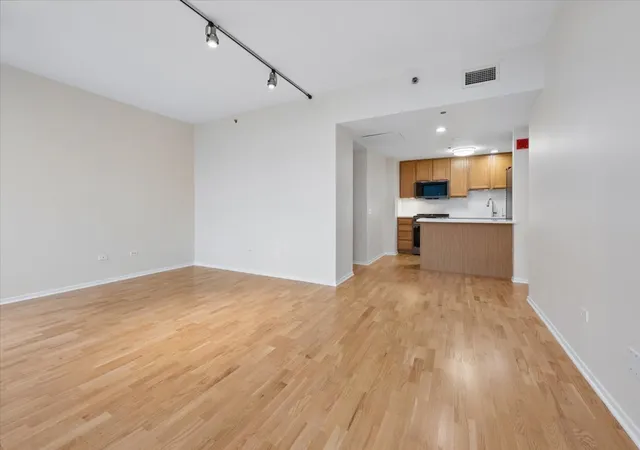 Homes for sale in Chicago, IL | 61 W 15Th St, Chicago, IL 60605