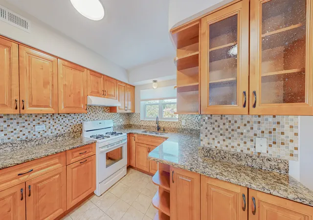 Homes for sale in Chicago, IL | 4750 N Elston Ave, Chicago, IL 60630