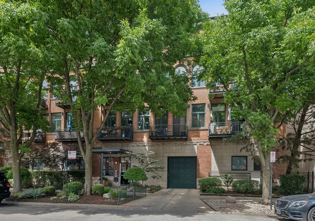 1st image of 920 W Sheridan Rd #308, Chicago, IL 60613 | MLS# 12659998