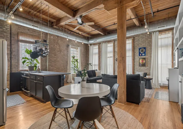 4th image of 920 W Sheridan Rd, Chicago, IL 60613