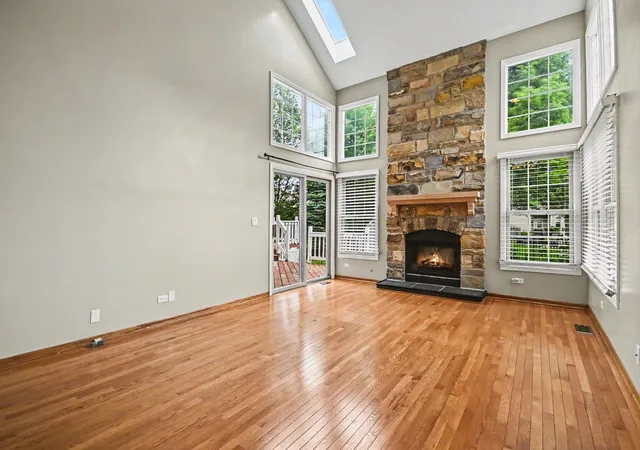 3rd image of 865 Warwick Ln Se, Lake Zurich, IL 60047 | MLS# 12660014