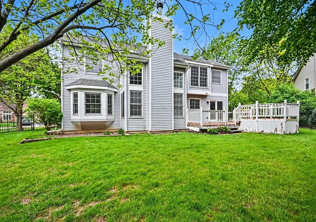 5th image of 865 Warwick Ln Se, Lake Zurich, IL 60047 | MLS# 12660014