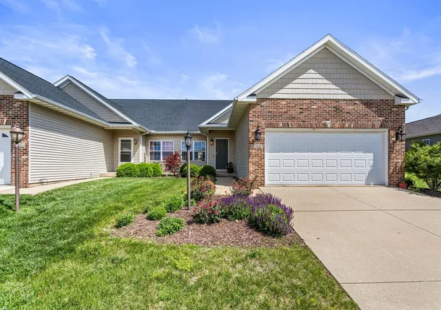 1st image of 1704 Timber Wolf Ln, Mahomet, IL 61853 | MLS# 12660059