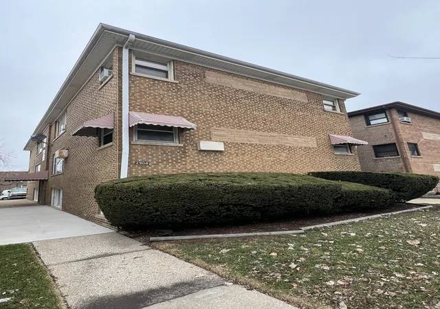 Homes for sale in Chicago, IL | 2904 W Foster Ave #2F, Chicago, IL 60625 | MLS# 12660116