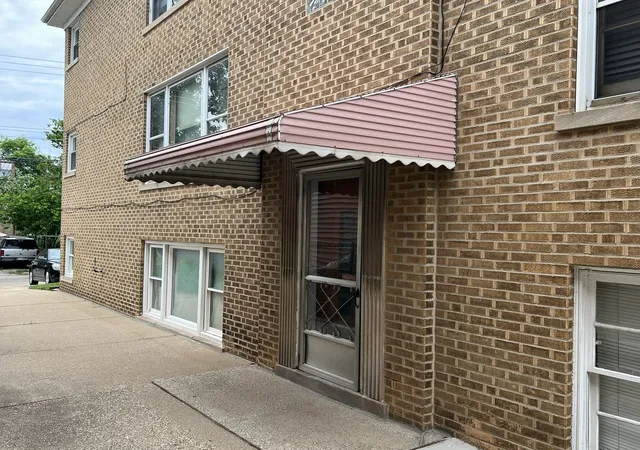 Homes for sale in Chicago, IL | 2904 W Foster Ave #2F, Chicago, IL 60625 | MLS# 12660116
