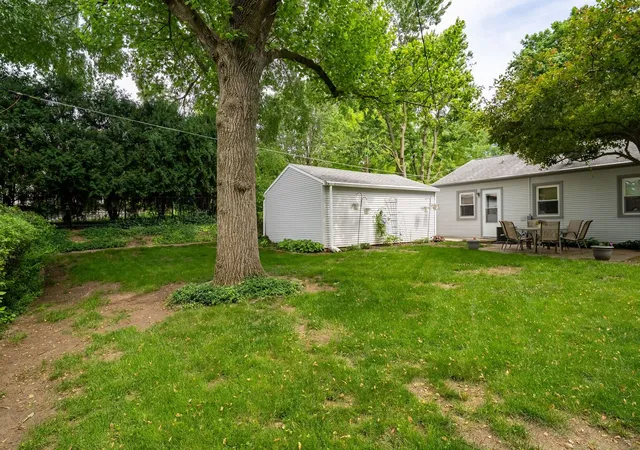 Homes for sale in Bloomington, IL | 1210 Greenlawn Dr, Bloomington, IL 61701 | MLS# 12660150
