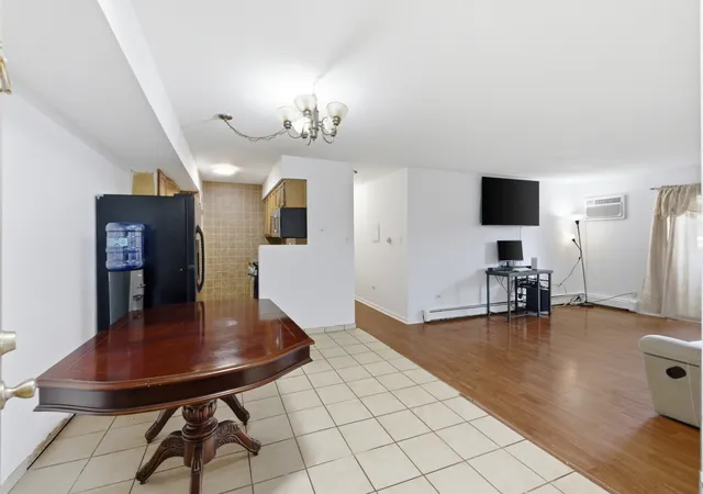 4th image of 1080 Knoll Ln #107, Hoffman Estates, IL 60169 | MLS# 12660157