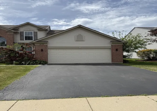 Homes for sale in Antioch, IL | 1177 Blue Heron Cir, Antioch, IL 60002 | MLS# 12660161