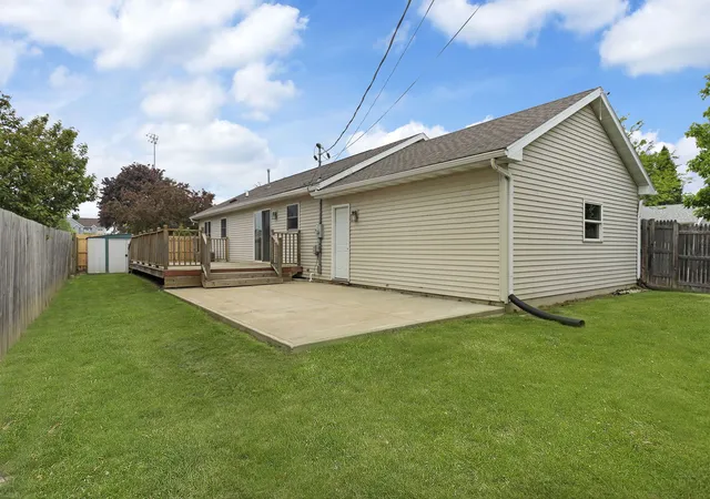 Homes for sale in Kenosha, WI | 5117 58th St, Kenosha, WI 53144 | MLS# 12660168