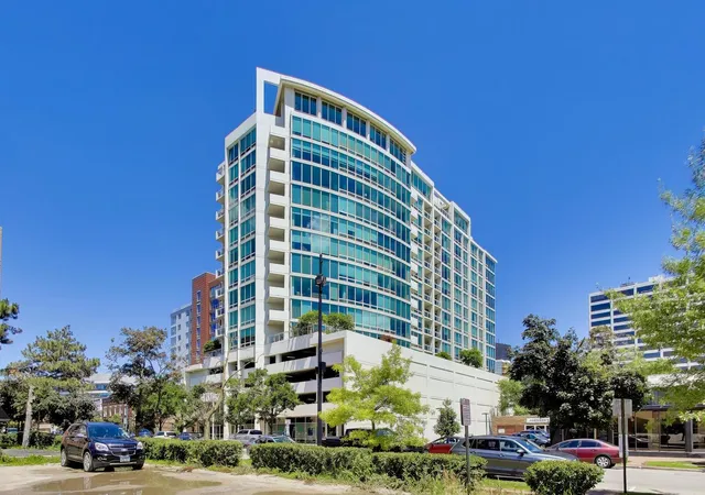 1st image of 1570 Elmwood Ave #909, Evanston, IL 60201 | MLS# 12660184