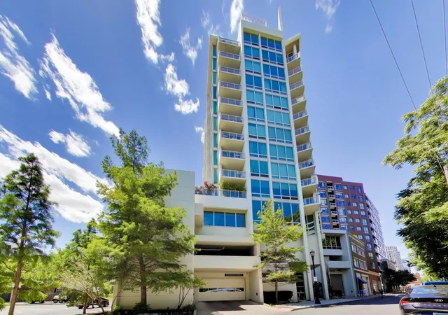 2nd image of 1570 Elmwood Ave #909, Evanston, IL 60201 | MLS# 12660184