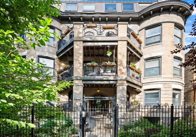 Homes for sale in Chicago, IL | 5217 N Winthrop Ave #G, Chicago, IL 60640 | MLS# 12660227