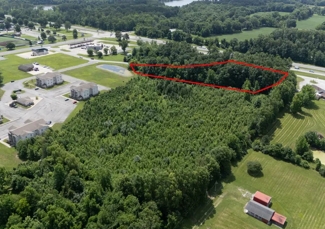 2nd image of 1110 Pin Oak Dr, Carterville, IL 62918 | MLS# 12660260