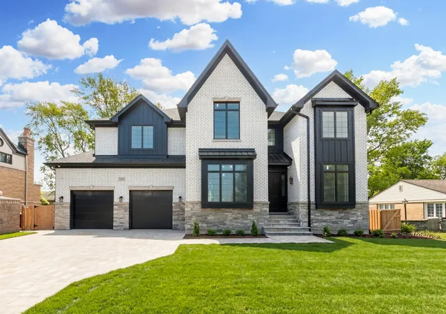 Photo 1 of Mansion for sale at 2301 Farrell Ave, Park Ridge, IL 60068 | MLS# 12660557 | Listing updated on 2026-09-23