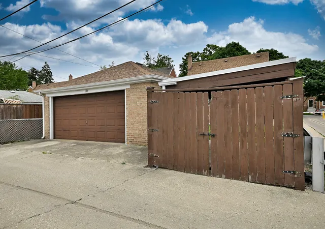 30th image of 1620 N 73rd Ct, Elmwood Park, IL 60707 | MLS# 12660579
