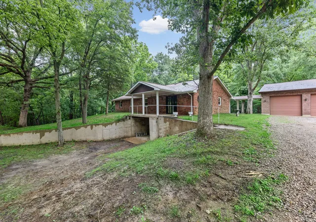 Homes for sale in Walnut Hill, IL | 414 Gilliland Rd, Walnut Hill, IL 62893 | MLS# 12660580