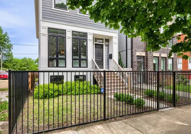 3rd image of 319 S Washtenaw Ave, Chicago, IL 60612 | MLS# 12660590