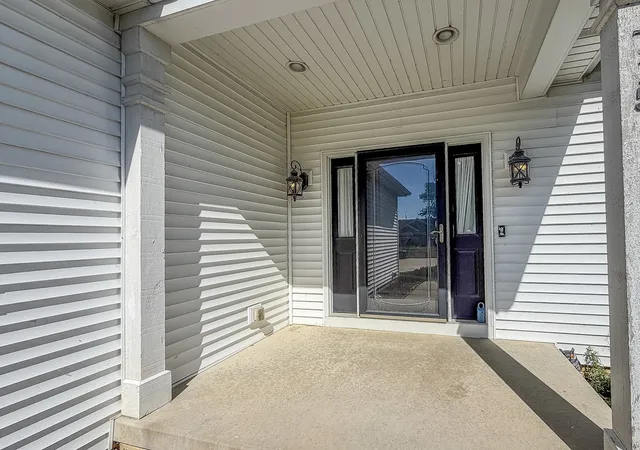 4th image of 715 Sedgegrass Dr, Champaign, IL 61822 | MLS# 12660670