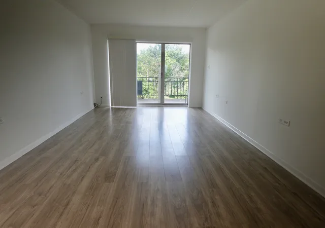 Photo 3 of Sale Pending at 940 Holbrook Rd #32C, Homewood, IL 60430 | MLS# 12660796 | Listing updated on 2026-08-10