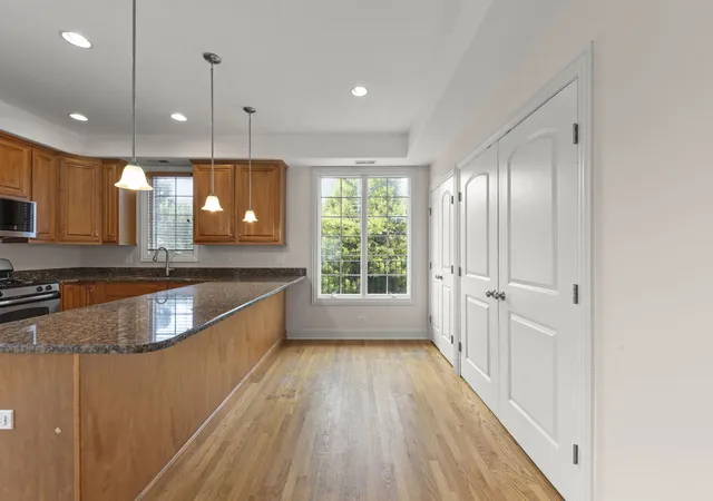 Photo 4 of Townhouse for sale at 9521 Shields Ave #9521, Brookfield, IL 60513 | MLS# 12660837 | Listing updated on 2026-09-25