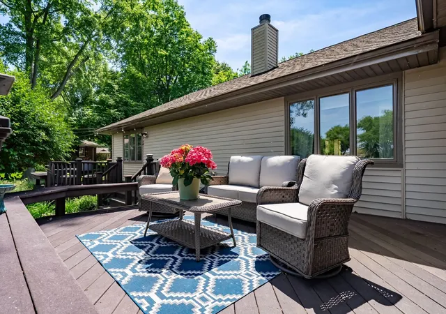 Homes for sale in Mahomet, IL | 1802 Lake Shore Dr, Mahomet, IL 61853 | MLS# 12660881