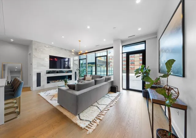 4th image of 6 N Bishop St #206, Chicago, IL 60607 | MLS# 12660925