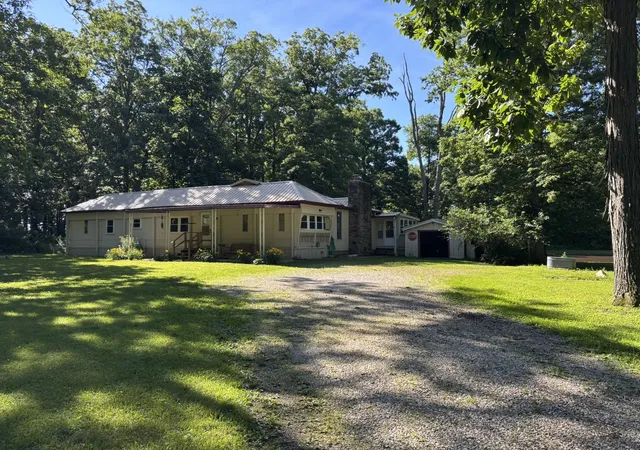 Homes for sale in Salem, IL | 4248 Church Rd, Salem, IL 62881 | MLS# 12661029