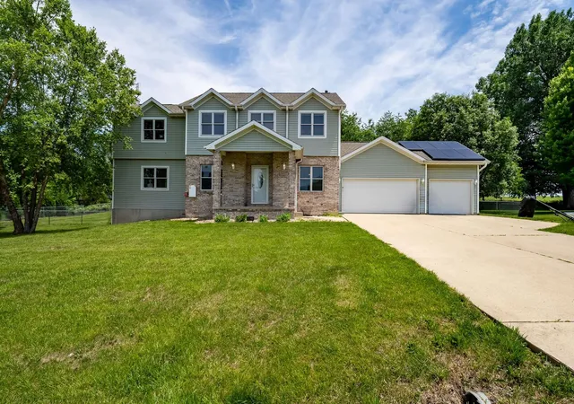 Homes for sale in Bloomington, IL | 9821 Gabriel Dr, Bloomington, IL 61705 | MLS# 12661056