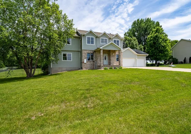 Homes for sale in Bloomington, IL | 9821 Gabriel Dr, Bloomington, IL 61705 | MLS# 12661056