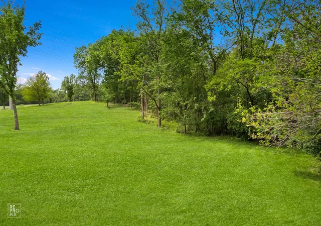 3rd image of 10S641 S Garfield Ave, Burr Ridge, IL 60527 | MLS# 12661061