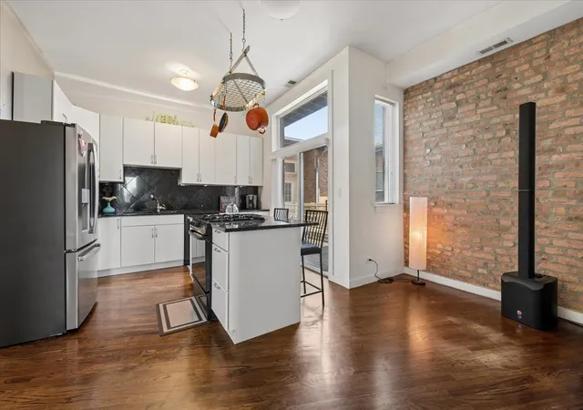 Homes for sale in Chicago, IL | 6417 S Minerva Ave #3-SW, Chicago, IL 60637 | MLS# 12661070