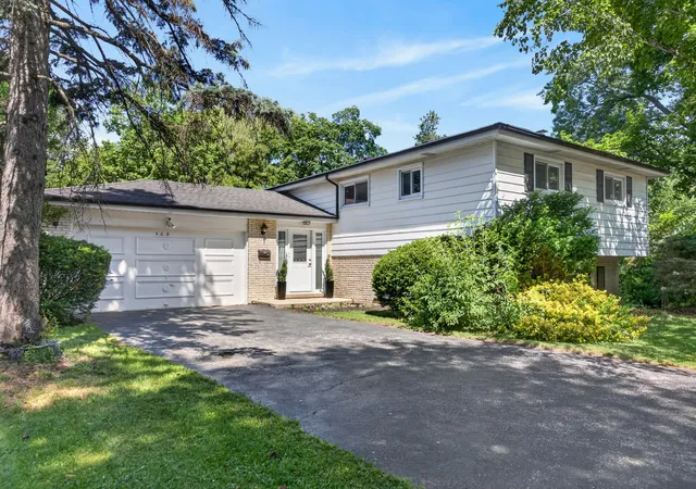 Homes for sale in Arlington Heights, IL | 908 S Arlington Heights Rd, Arlington Heights, IL 60005 | MLS# 12661118