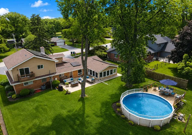 2nd image of 606 Country Club Dr, Itasca, IL 60143 | MLS# 12661129