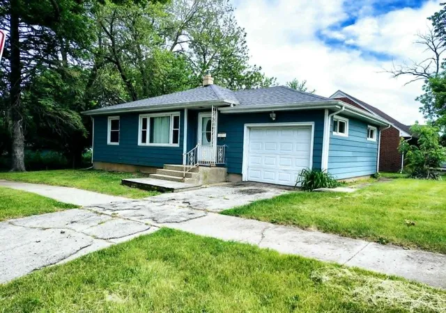 Single family home for sale at 2416 Ashland Ave, Rockford, IL 61101 | MLS# 12661133