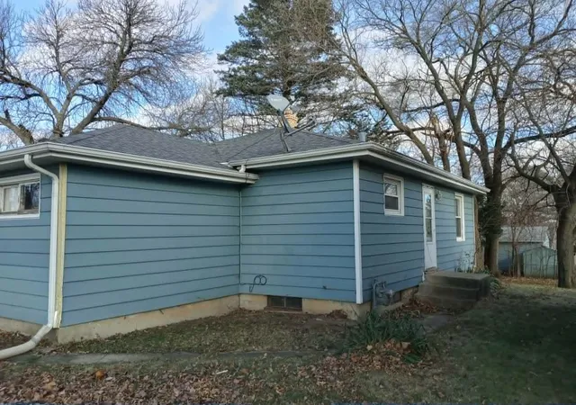 3rd image of 2416 Ashland Ave, Rockford, IL 61101 | MLS# 12661133